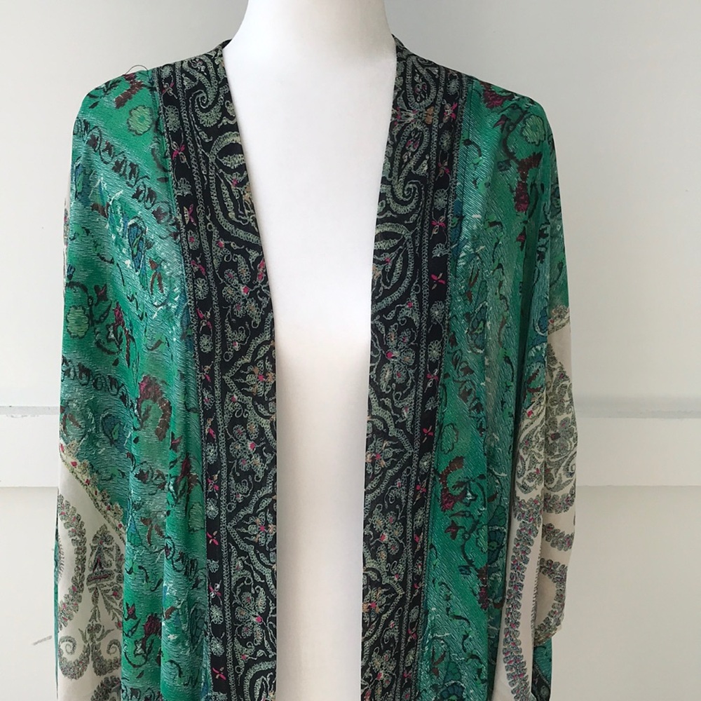 Entro Kimono - Picture 2 of 5